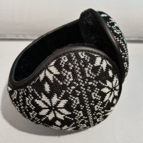 Winter Earmuffs Men's New Warm Earmuffs Women's Wearable Plush Earmuffs (colour: Black and white small snowflake wool)